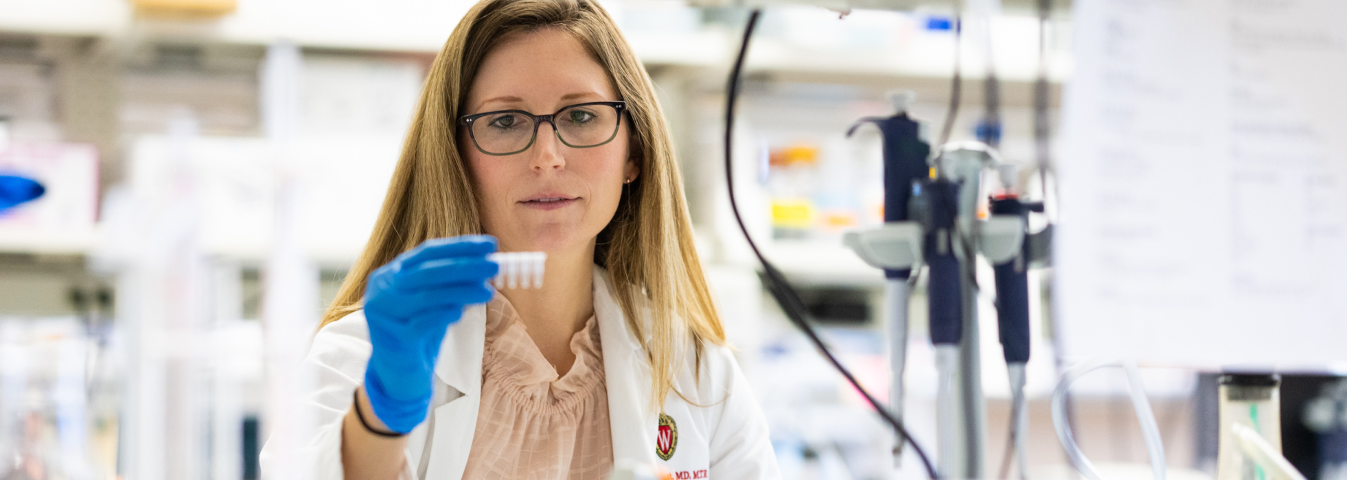 photo of Dr. Hilary Faust in her lab