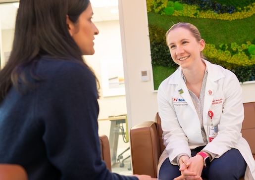 Dr. Neetika Garg and PA Megan Sokup talk on couches at the UW Health Transplant Center