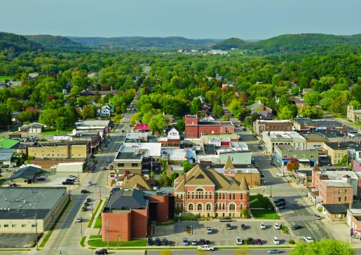 An aerial photo of the Richland Center clinic